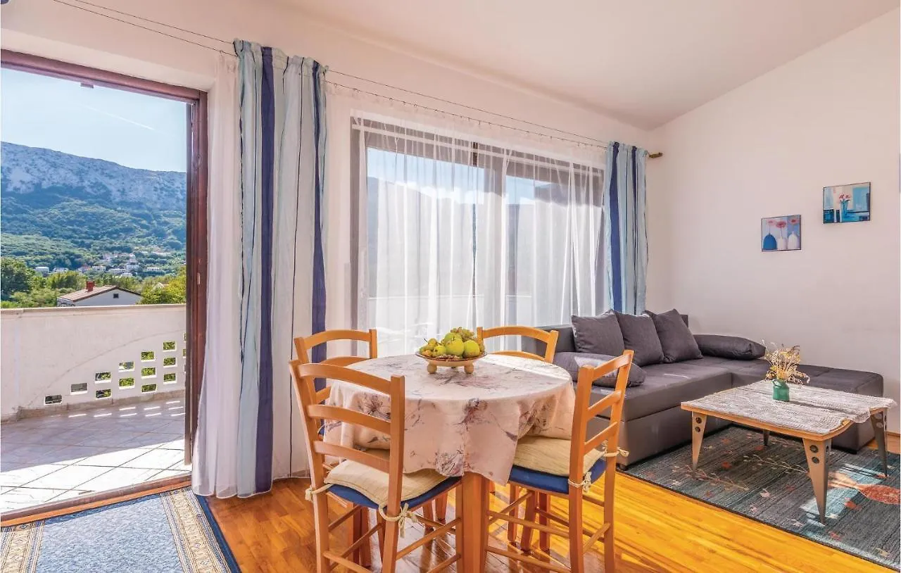 Lovely Apartment In Jurandvor With Kitchen