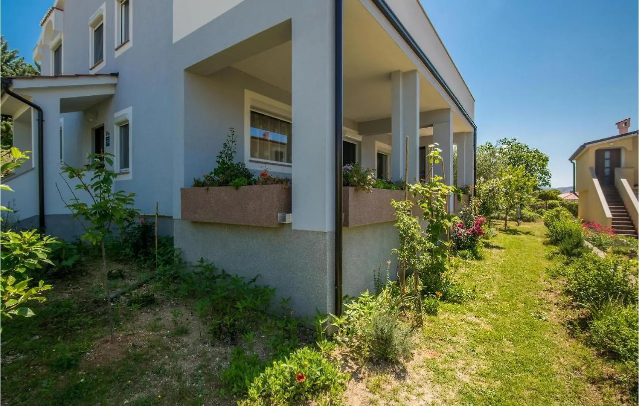 Lovely Apartment In Jurandvor With Kitchen